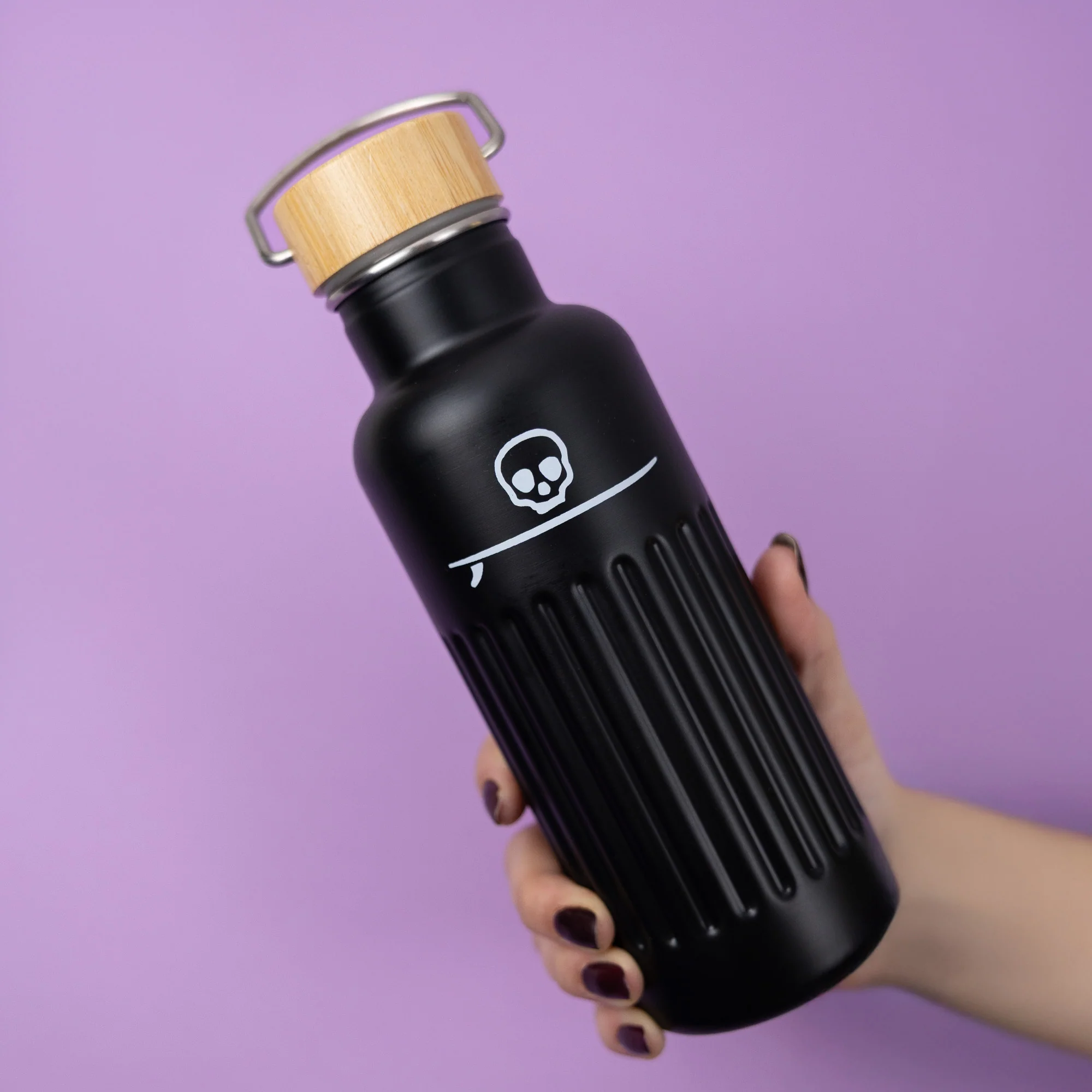 Skull & Surfboard bottle - Image 6